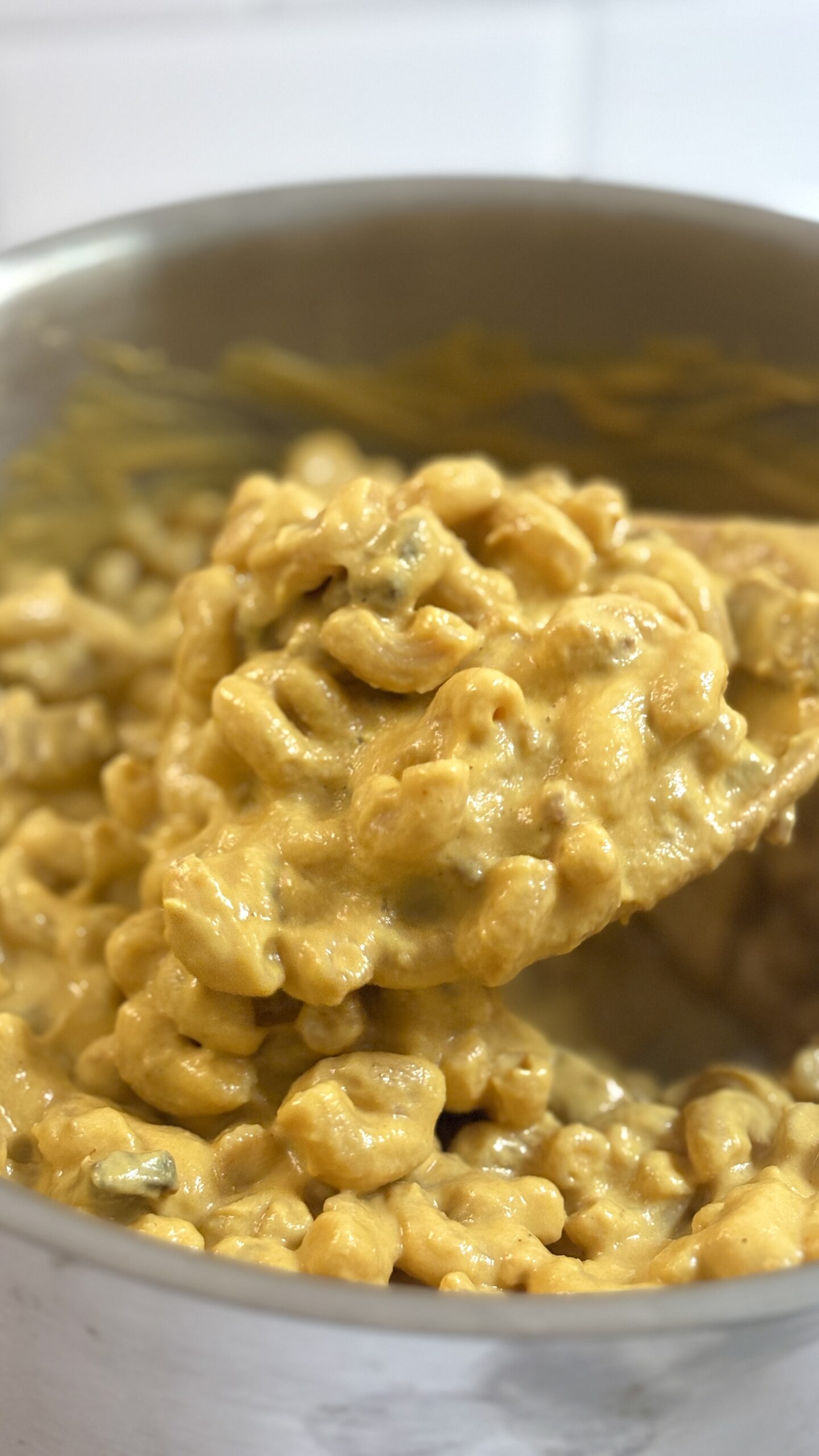 Vegan Mac and Cheese with Tempeh Bacon