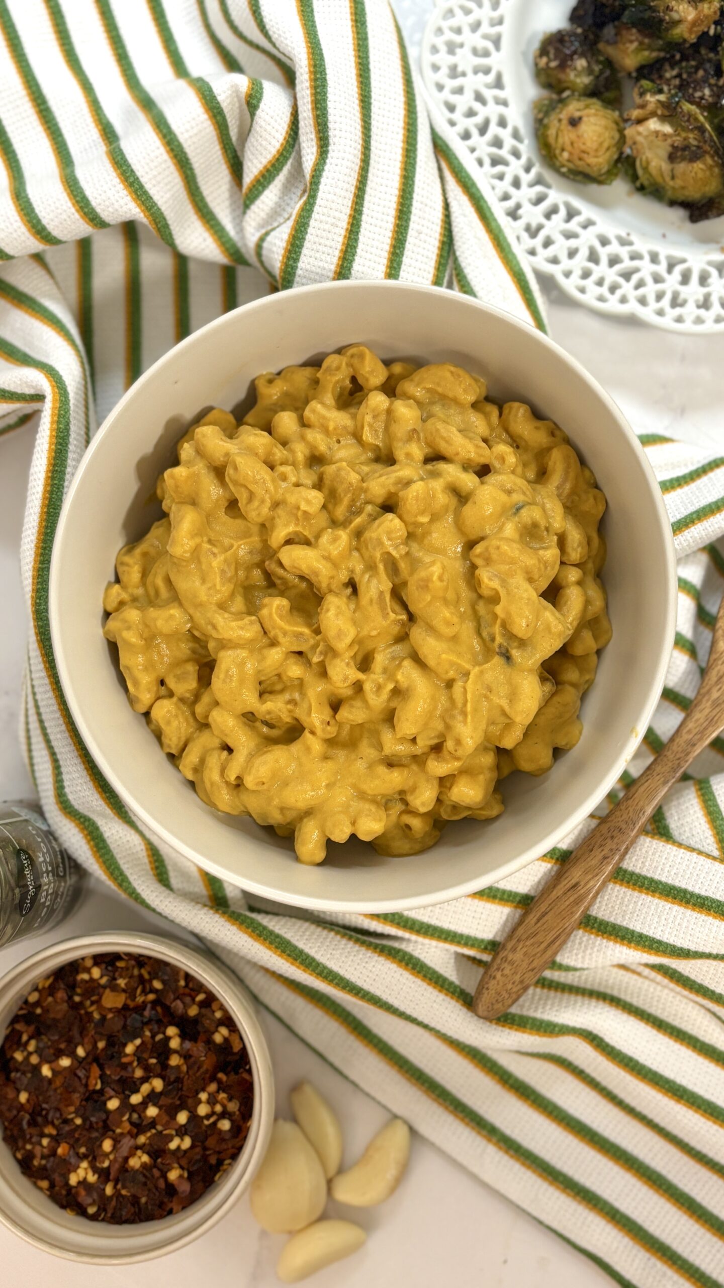 Vegan Mac and Cheese with Tempeh Bacon