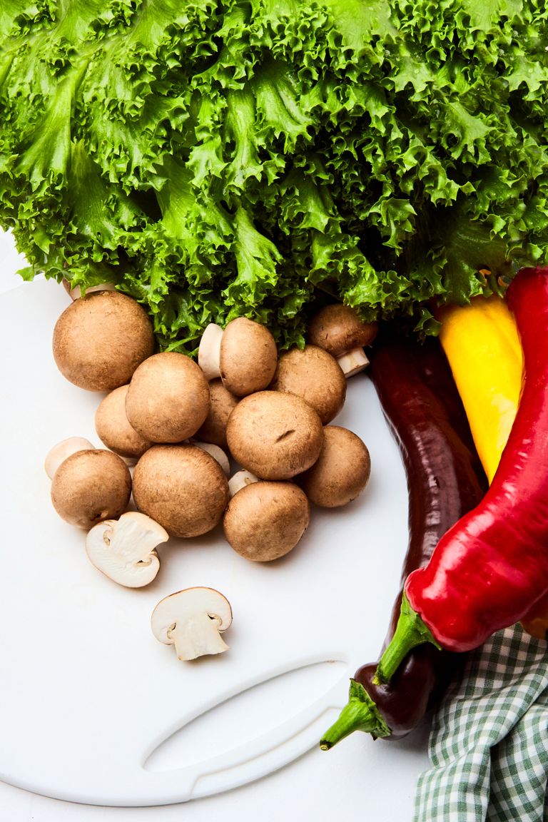 Lipedema Diet: Vibrant arrangement of vegetables on a cutting board, perfect for healthy cooking.